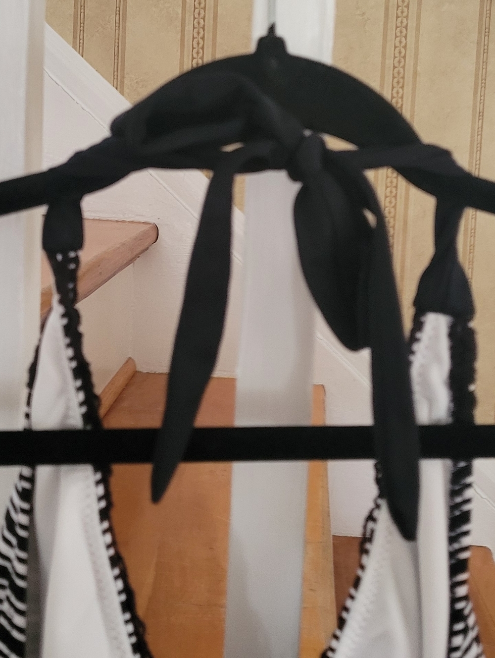 MASSIMO Deep V-Neckline Plunge One Piece Black White Bathing Suit Size Large - Picture 5 of 7